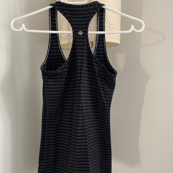 Lululemon workout tank - Picture 1 of 2